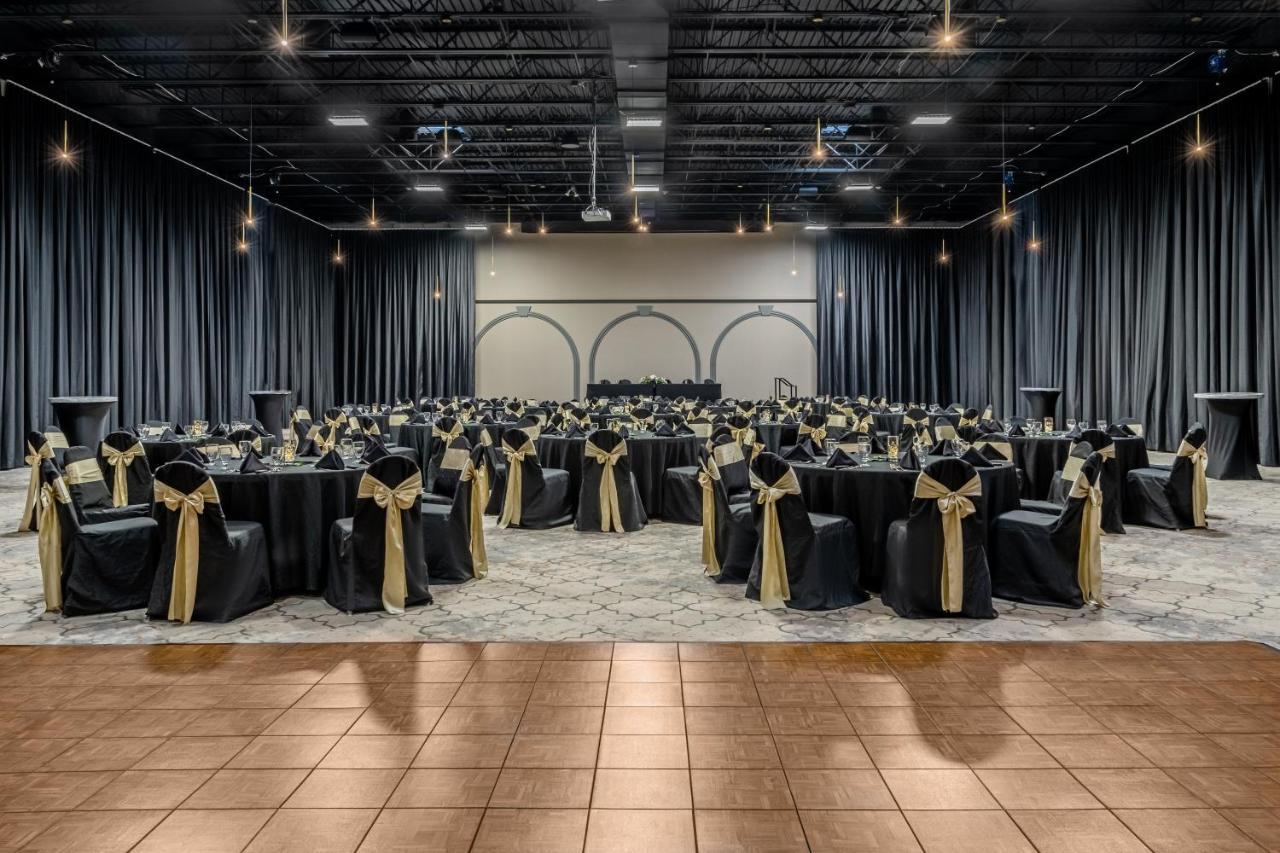 Grand Williston Hotel And Conference Center Exterior foto